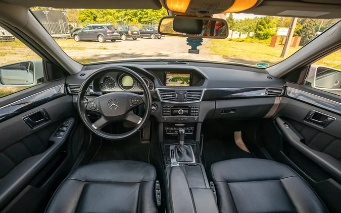 Mercedes-Benz Klasa E cena 33900 przebieg: 284000, rok produkcji 2011 z Ujazd małe 667